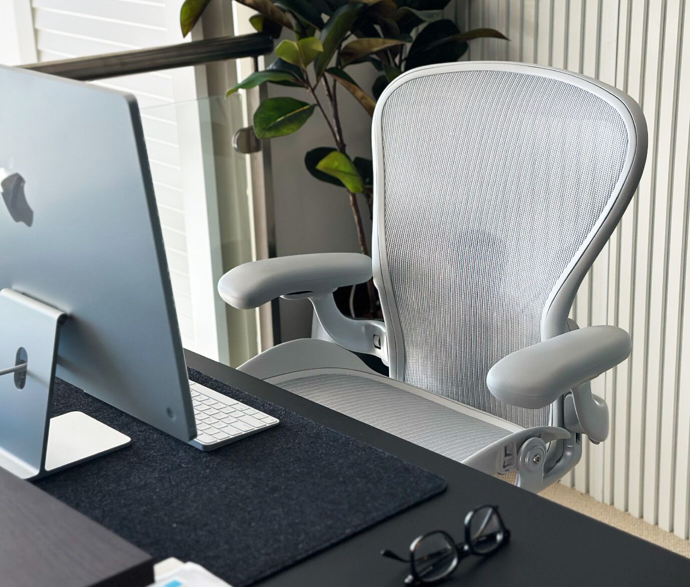15 Best Ergonomic Office Chairs In Australia [Controversial]